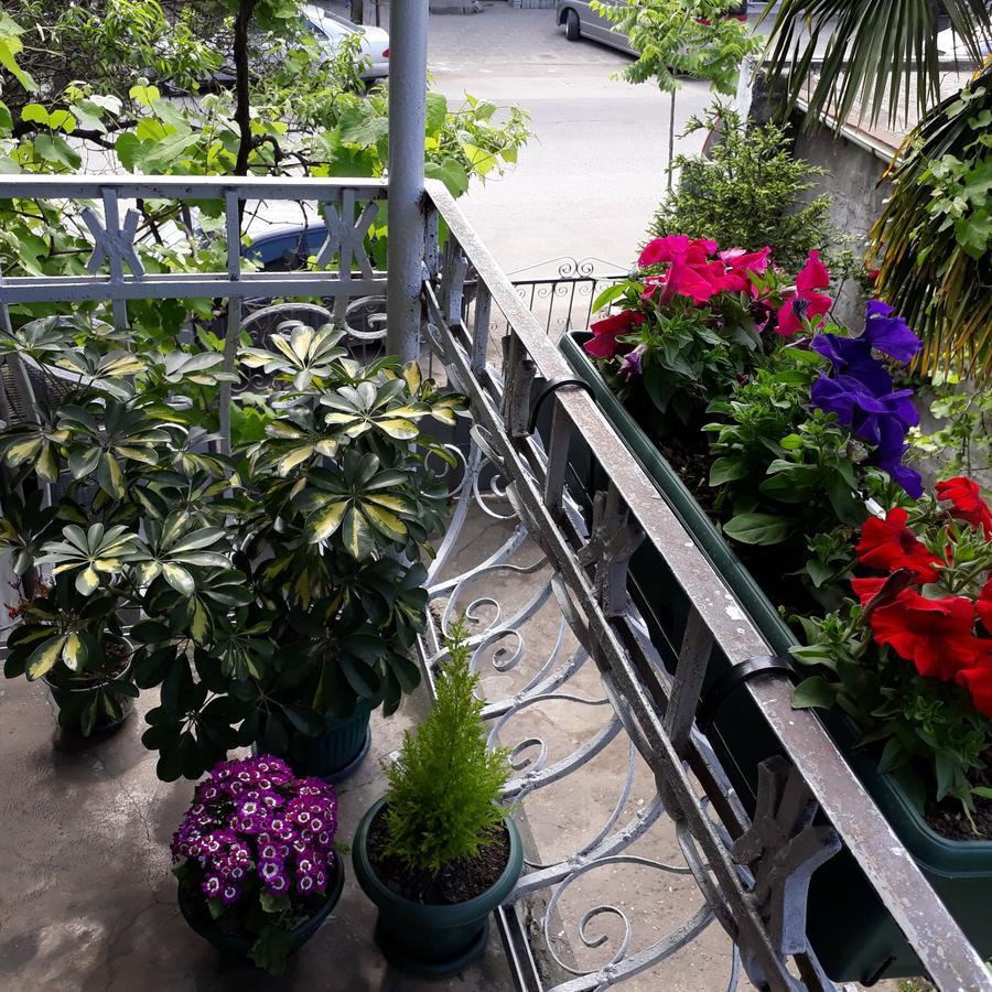 Homestay Izolda Batumi Exteriör bild