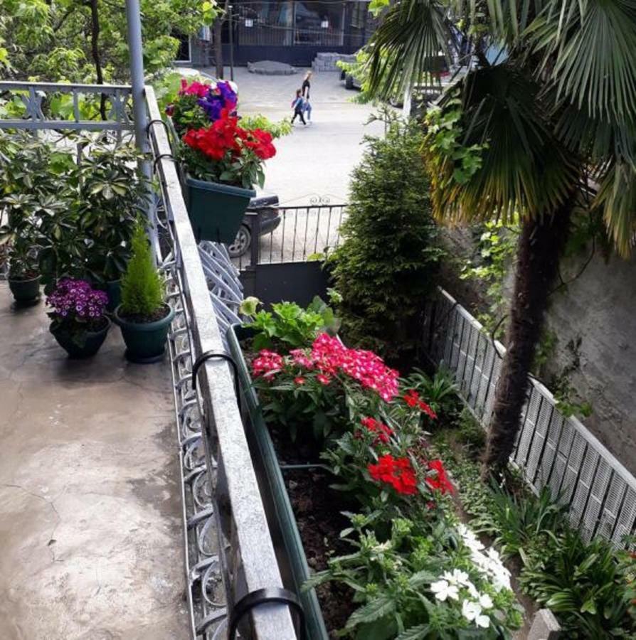Homestay Izolda Batumi Exteriör bild