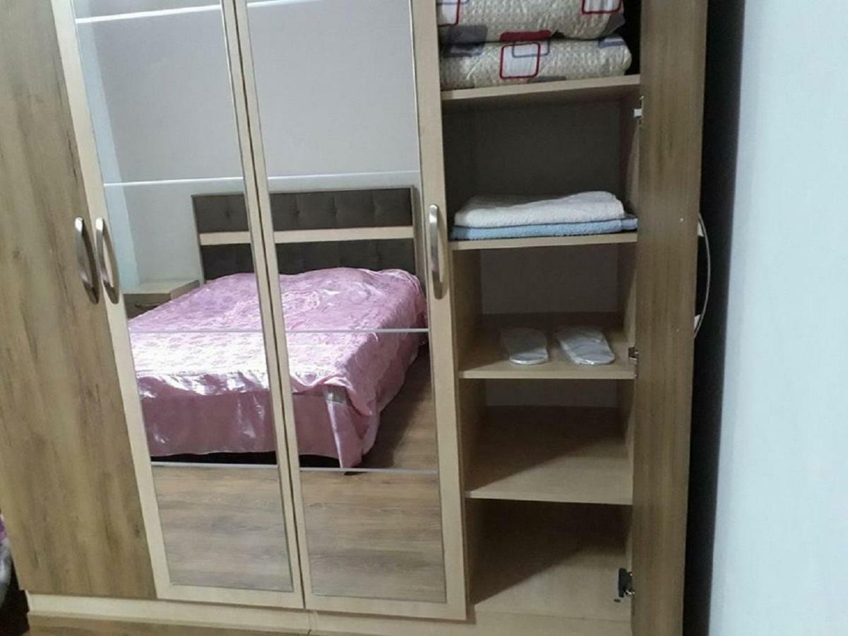 Homestay Izolda Batumi Exteriör bild